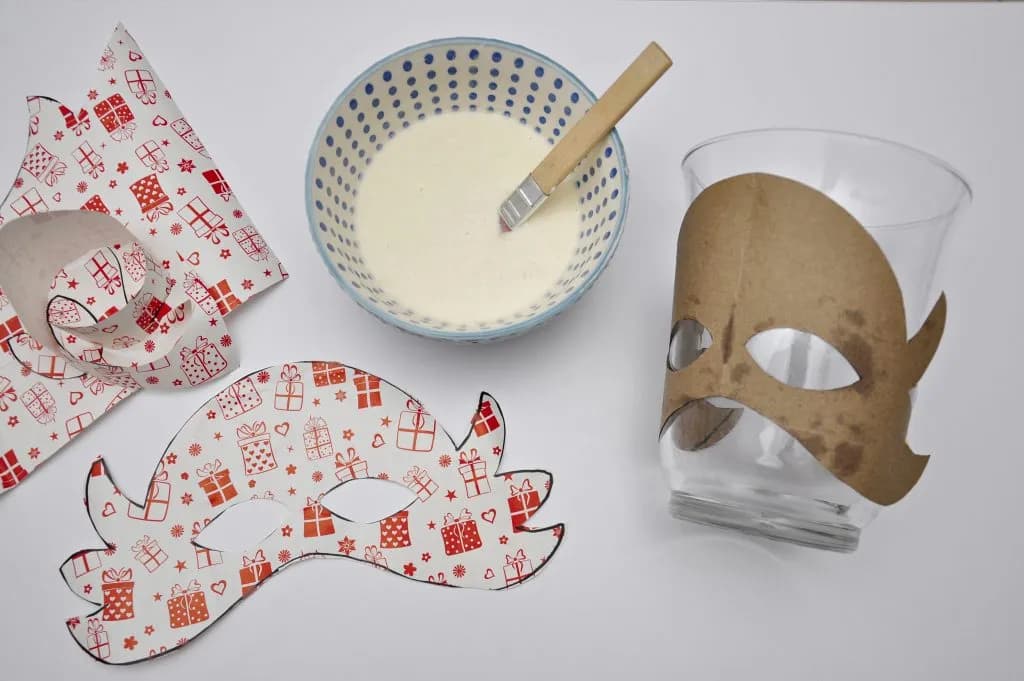 Jak zrobić maskę z kartonu - łatwe kroki i ciekawe pomysły na DIY