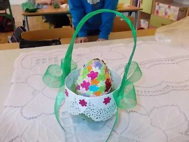 Jak zrobić koszyk z butelki plastikowej - prosty sposób na recykling