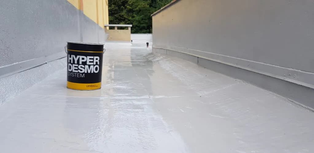 Jak naprawić przeciekający dach z blachy i uniknąć kosztownych szkód