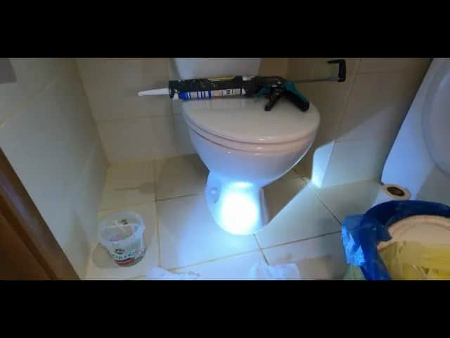 Czym skleić muszlę klozetową, aby uniknąć kosztownych napraw? Czym skleić muszlę klozetową, aby uniknąć kosztownych napraw?