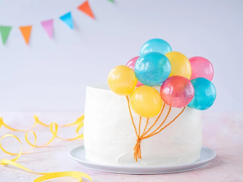 Ozdoby na tort jak zrobić samemu - proste i efektowne pomysły